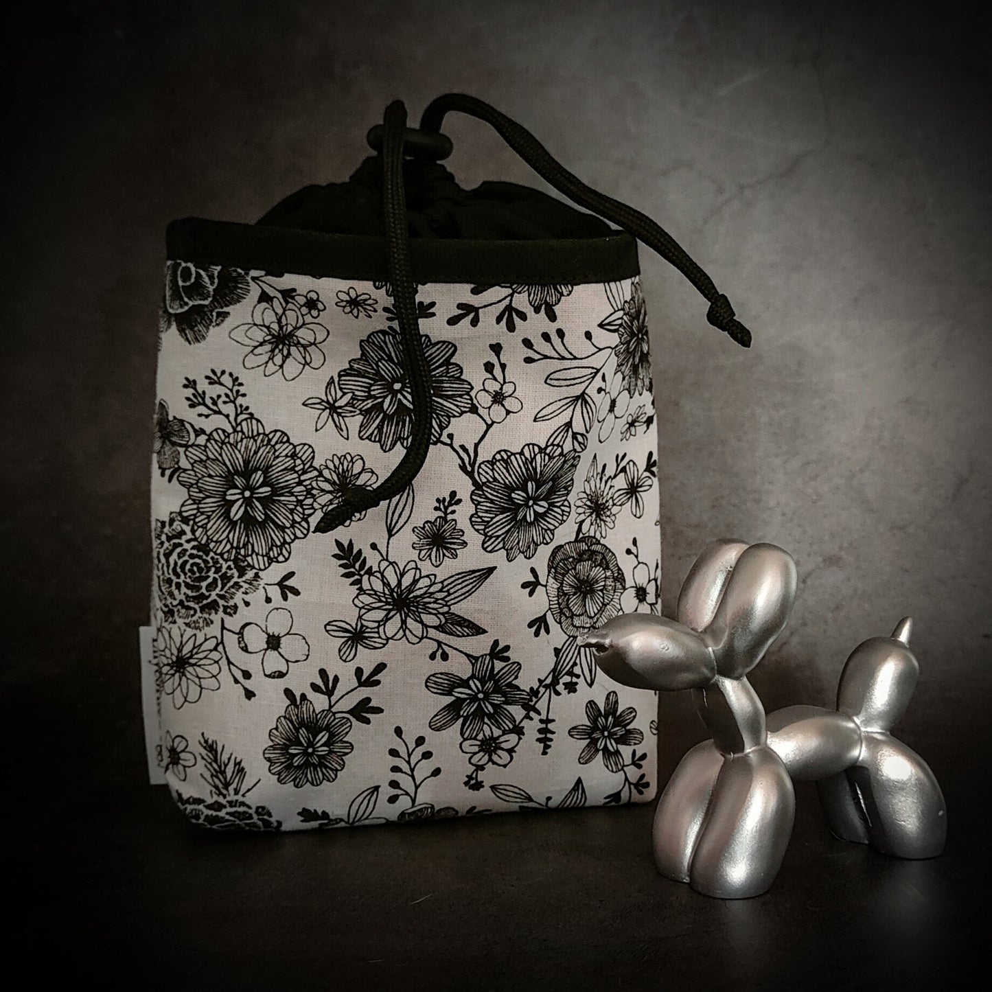 Collier pour chien pivoine noir et blanc