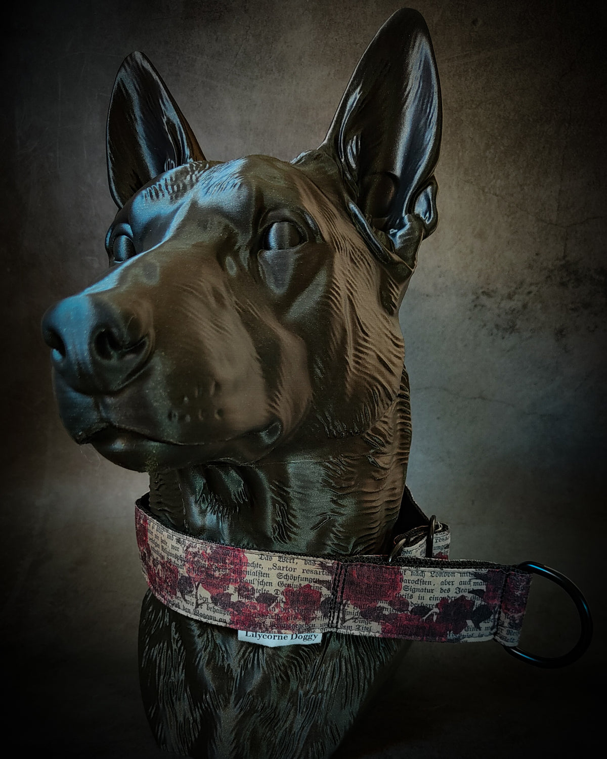 "Les Roses de l’Ombre" Collier pour chien